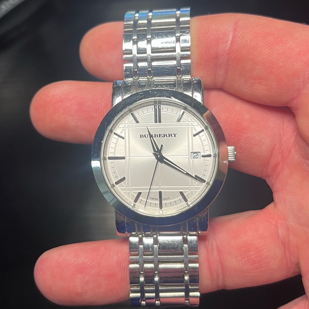 Men’s Burberry watch. BU1350 55384 made is Switzerland.